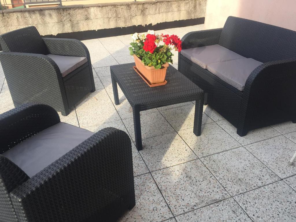 A seating area at CA' del GIACOMINO