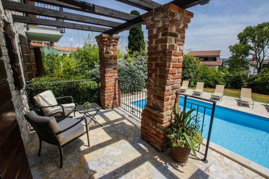Basen w obiekcie Villa Marinac lub w pobliżu