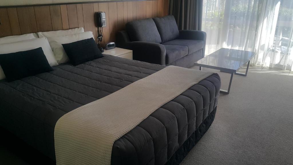 299 On Devon West - Resim 24