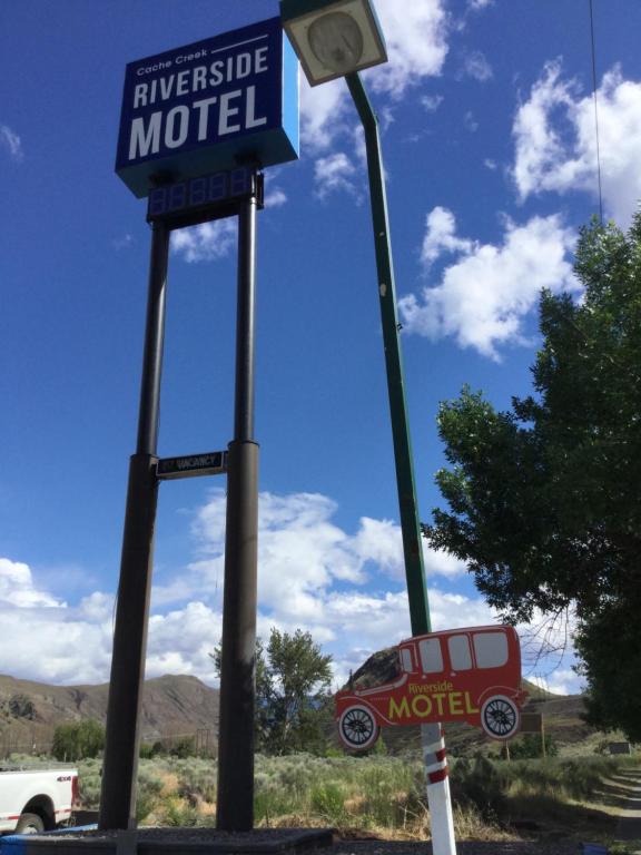 Certifikát, hodnocení, plakát nebo jiný dokument vystavený v ubytování Riverside Motel Cache Creek