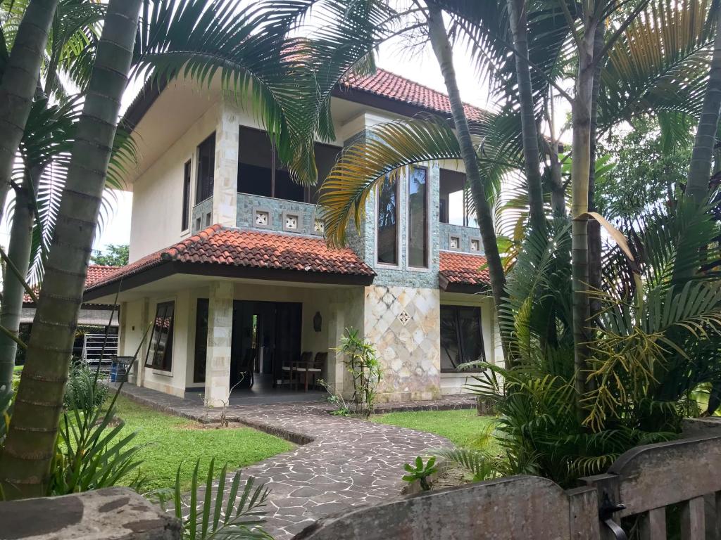 En have udenfor Villa Serendah Senggigi