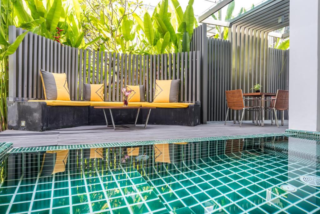Bazén v ubytování Holiday Inn Resort Phuket Karon Beach by IHG nebo v jeho okolí