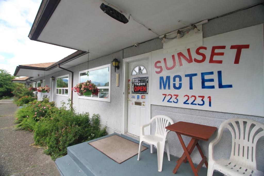 Certifikát, hodnocení, plakát nebo jiný dokument vystavený v ubytování Sunset Motel