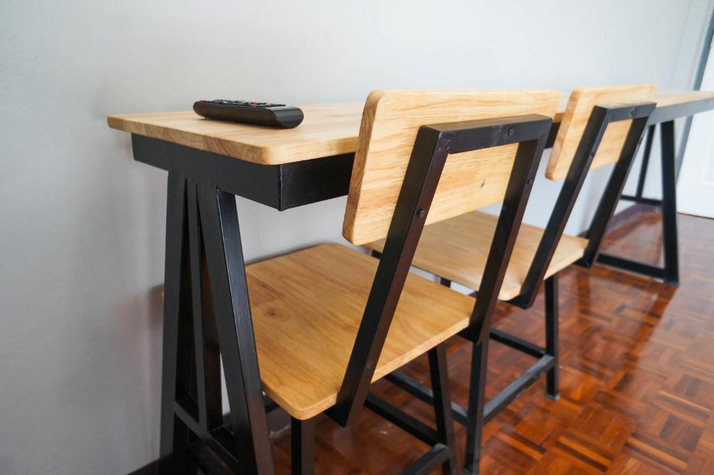 Lux Rooms Night Bazaar