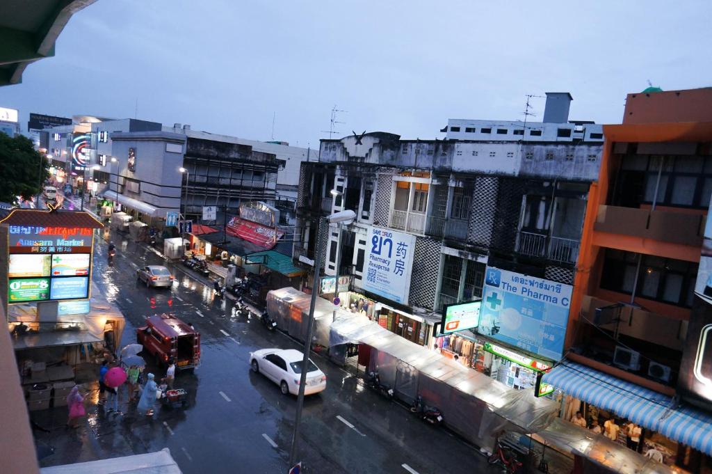 Lux Rooms Night Bazaar - Resim 34