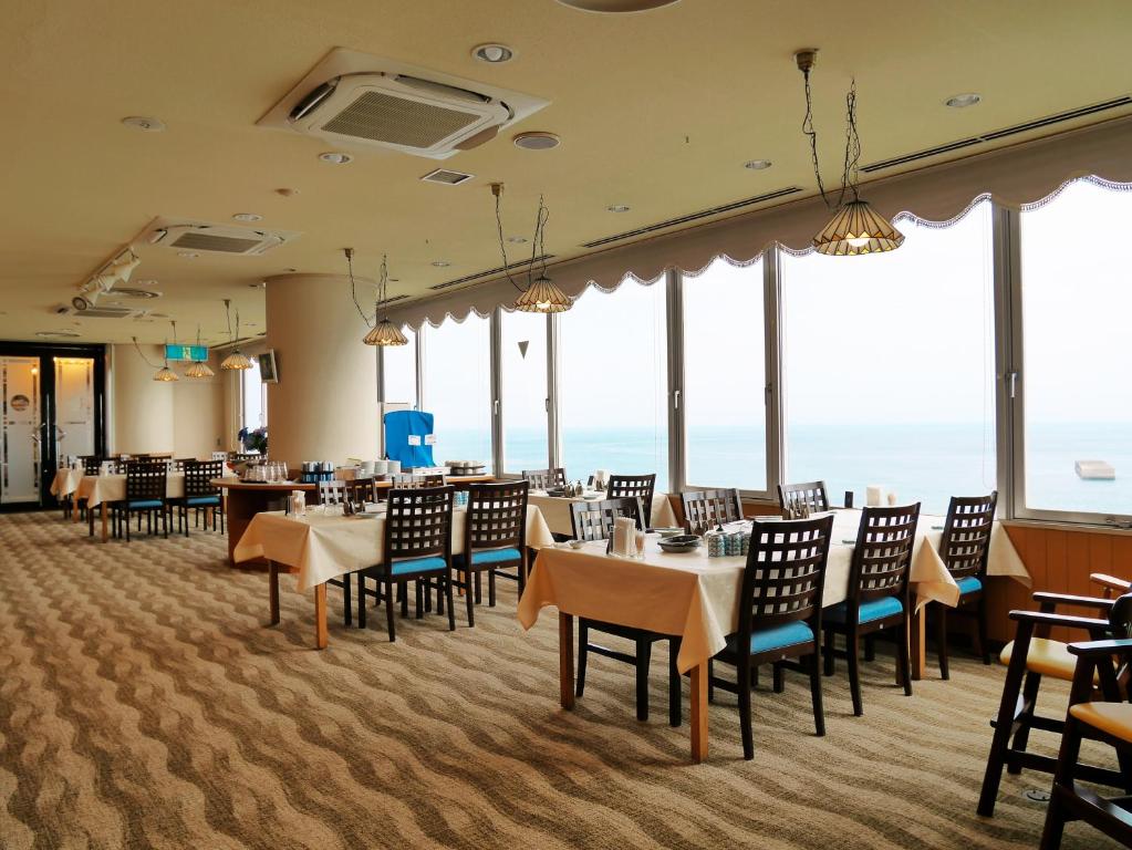 Posezení v ubytování Wisterian Life Club Atami