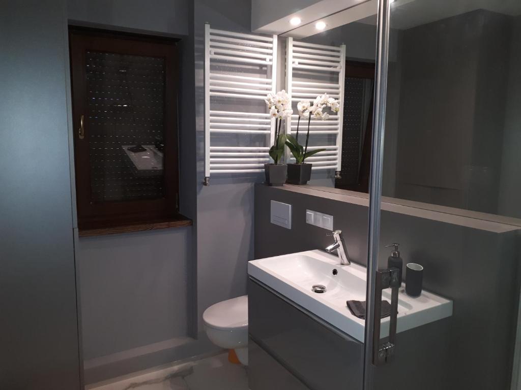 Apartamenty Centrum- Kochanowskiego -dawniej two-bedroom Apartment - Appartamento Con 2 Camere Da Letto