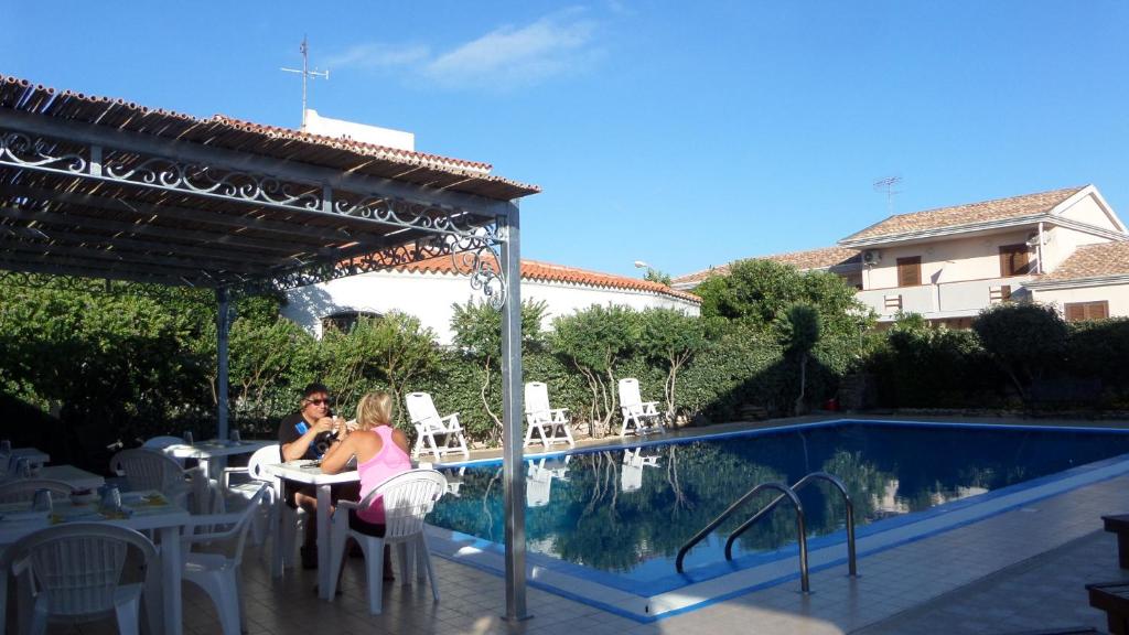 Piscina di B&B La Posada Stintino o nelle vicinanze