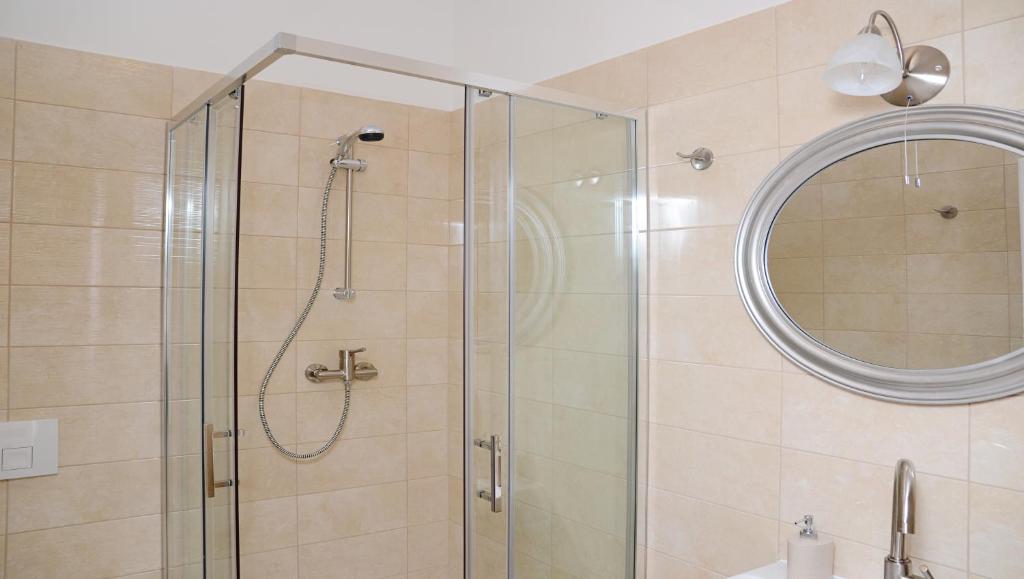 Apartments & Rooms Flowers - 10