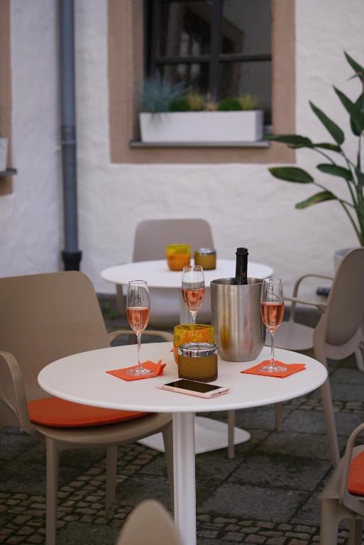 Nápoje v ubytování Hotel Maxplatz