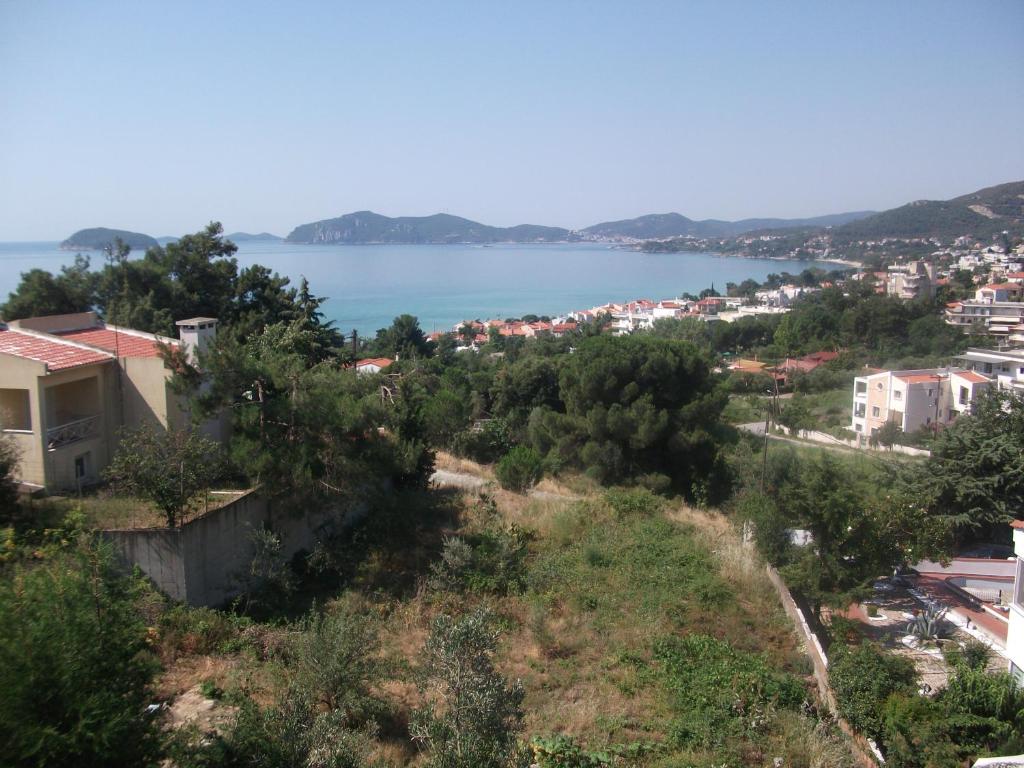 a view of a town and a lake at Konstantina’s House in Paleo Tsifliki