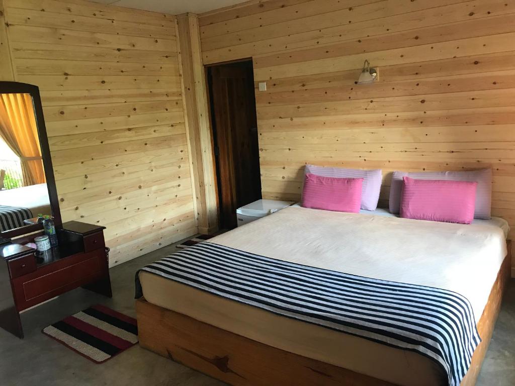 Country Homes - Salle Double Standard Avec Vue Sur La Montagne