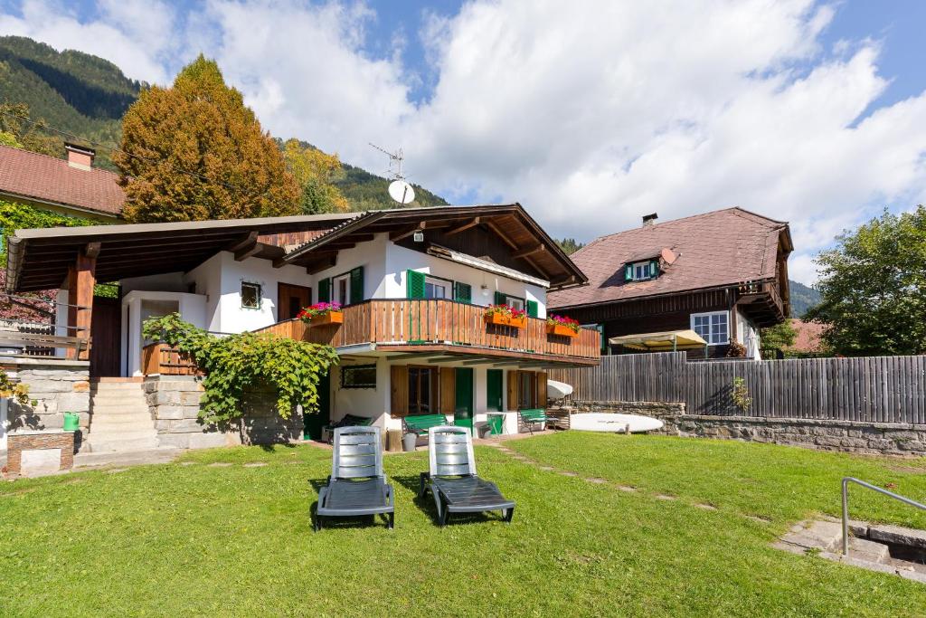 Nespecifikovaný výhled na hory nebo výhled na hory při pohledu z aparthotelu