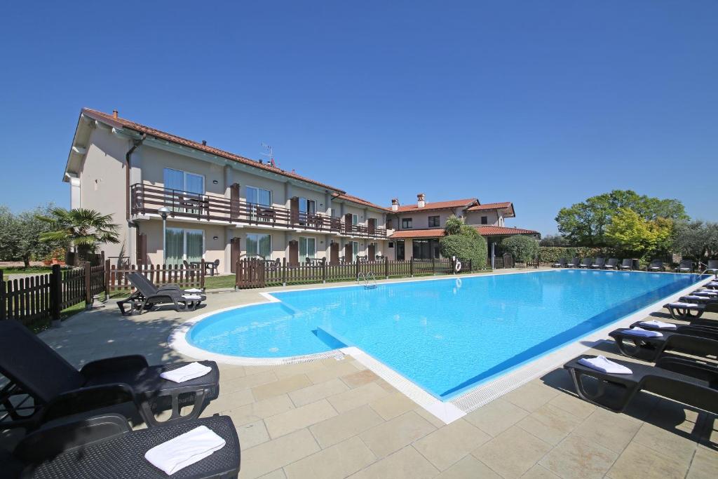 Basen w obiekcie Spa Hotel Splendid Sole lub w pobliżu