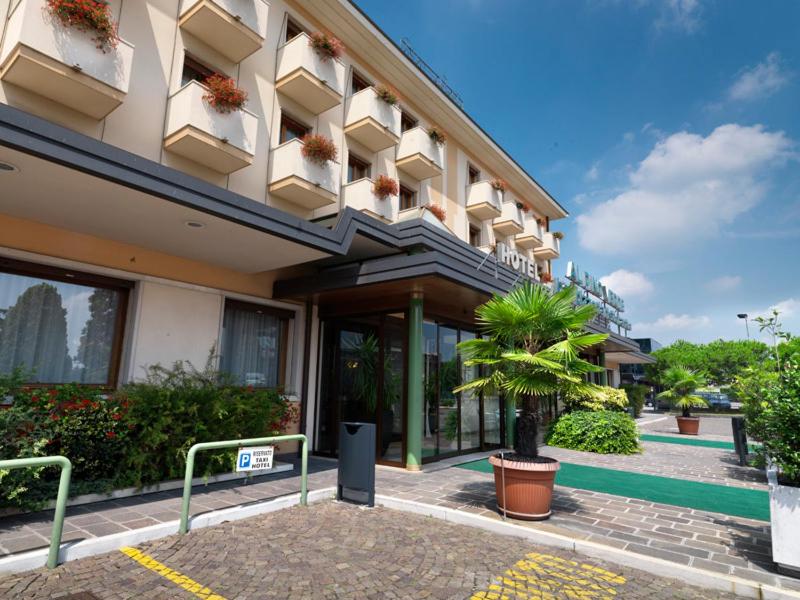 Budova, kde se hotel nachází
