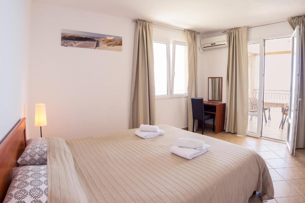 Calma Vista Apartments - 15