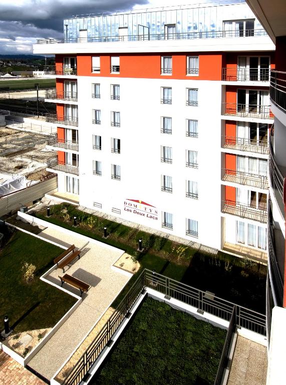 Budova, kde se aparthotel nachází