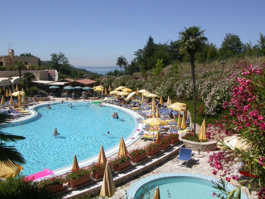 Le Torri Del Garda FamilySPA Resort, Torri del Benaco – Prezzi aggiornati  per il 2024