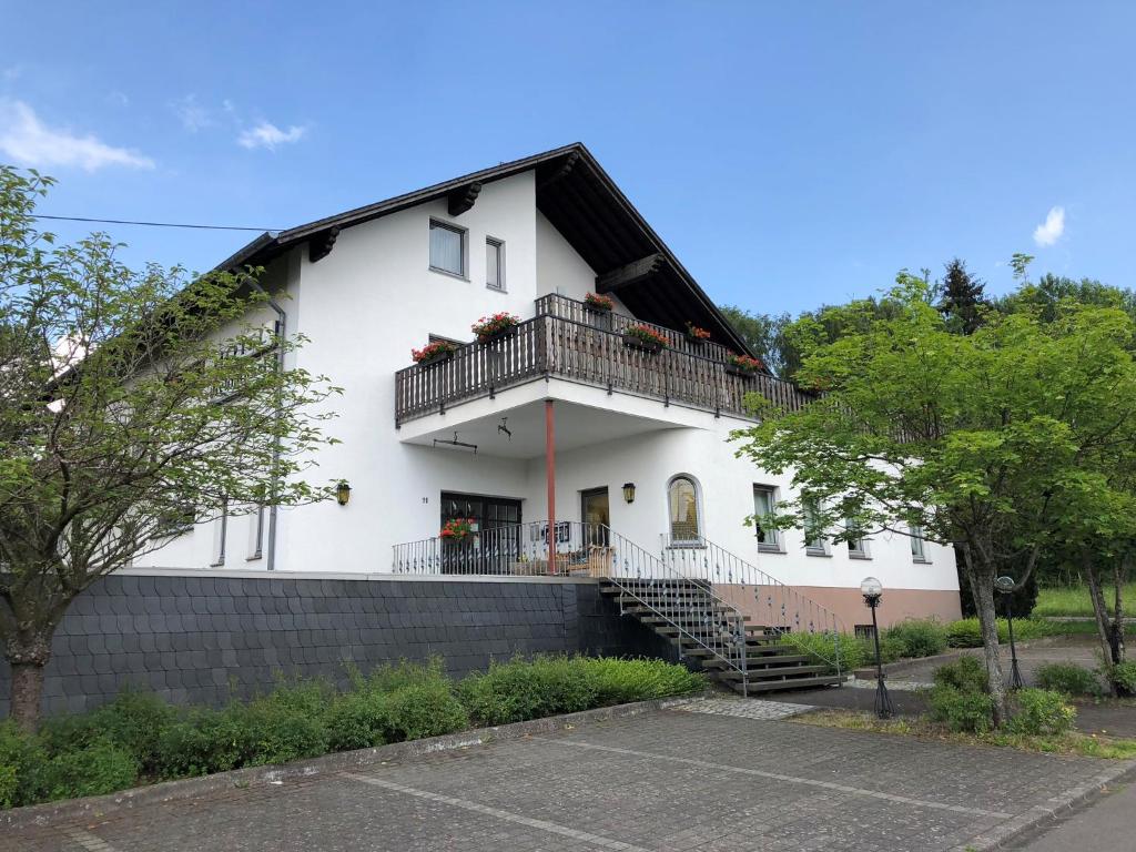 Afbeelding uit fotogalerij van Gästehaus Rehwinkel in Allenbach