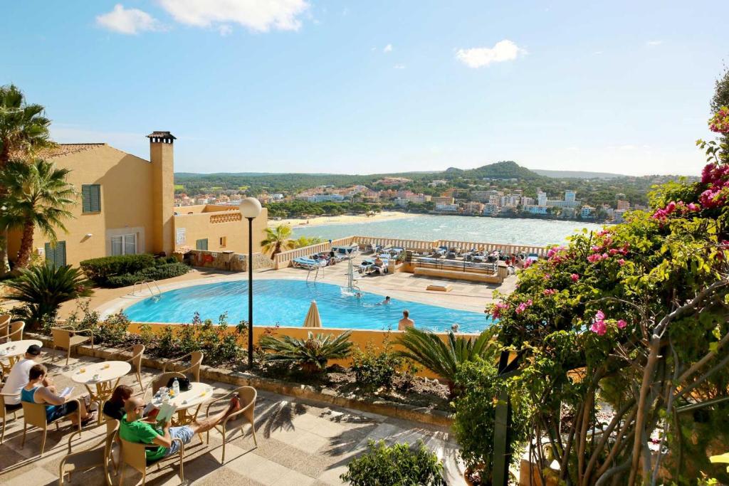 Výhled na bazén z ubytování Club Santa Ponsa nebo okolí