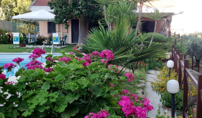 Booking.com: B&b Villa Beatrice , Brancaleone Marina, Italia . Prenota ora  il tuo hotel!