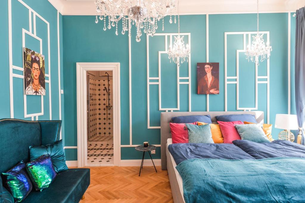 Postel nebo postele na pokoji v ubytování Glamour Frida apartment
