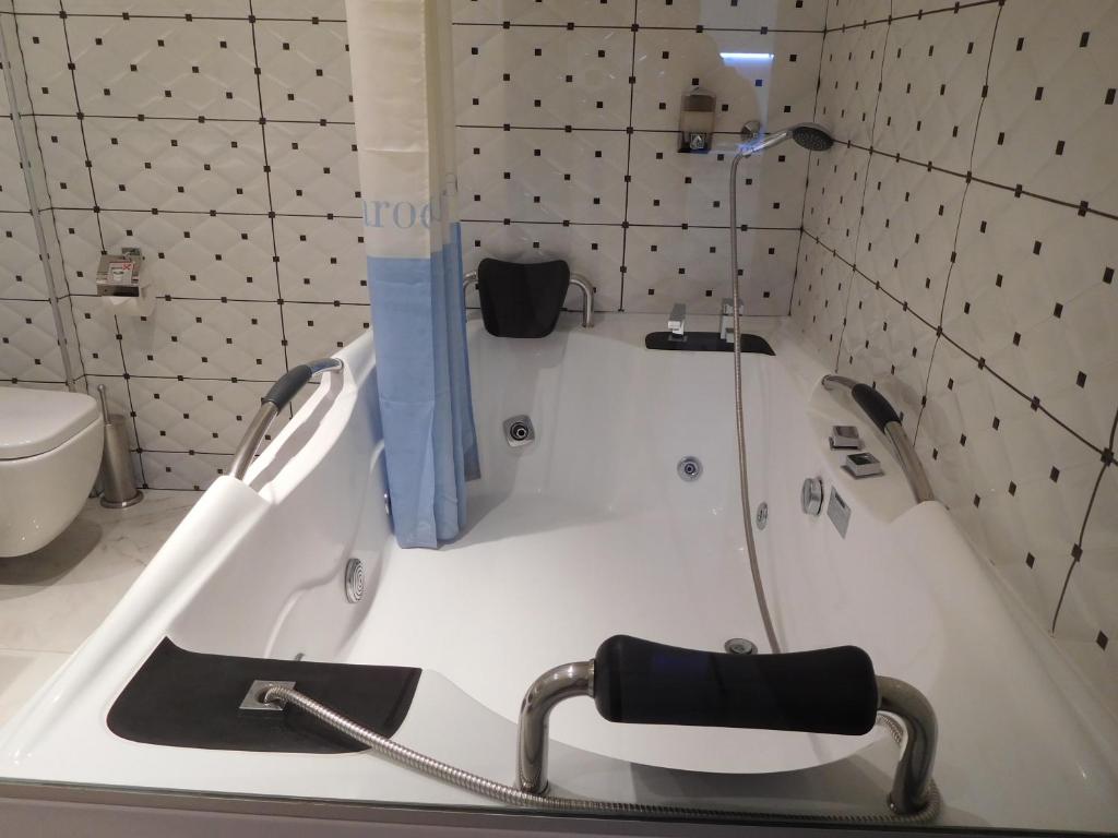 Luxury Living Apartments and Spa - 