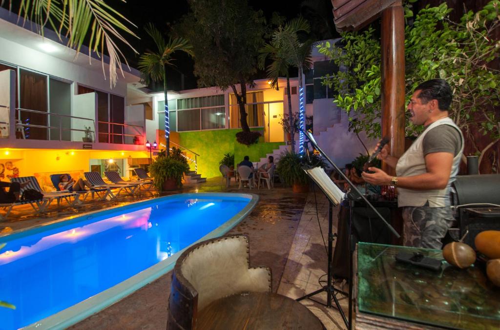 Bazén v ubytování ITH Sayulita Amazing Surf Hostel nebo v jeho okolí
