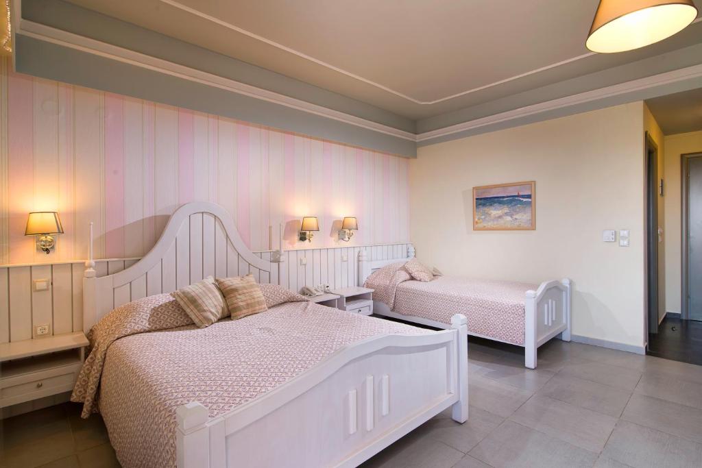 Ocean Beach Hotel - 10