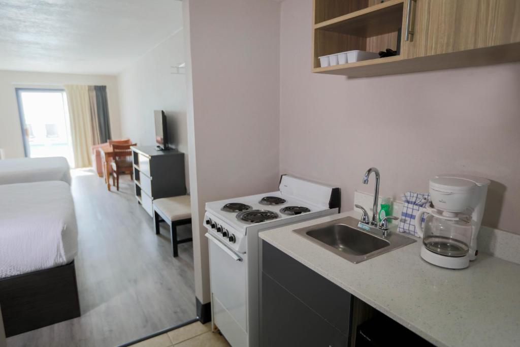 Garden City Inn - 