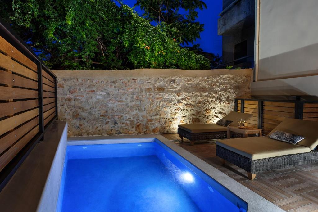 Elvina City House