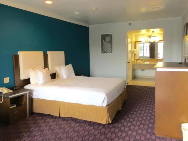Hotel Pacific, Manhattan Beach - King Room - Non-Smoking