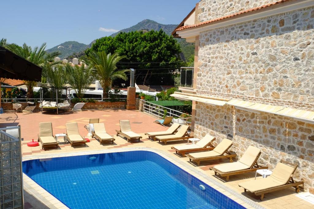 Nespecifikovaný výhled na hory nebo výhled na hory při pohledu z hotelu