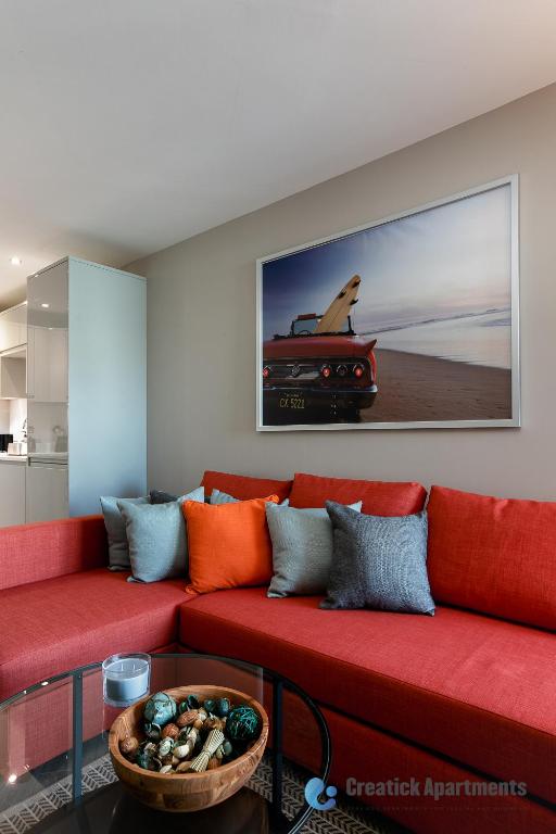 Airhost's Brighton's Best Green Diamond Escape with Sea Views - Apartment