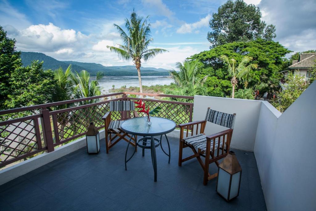 Tohsang Heritage Khongjiam - Deluxe Doppelzimmer Mit Balkon