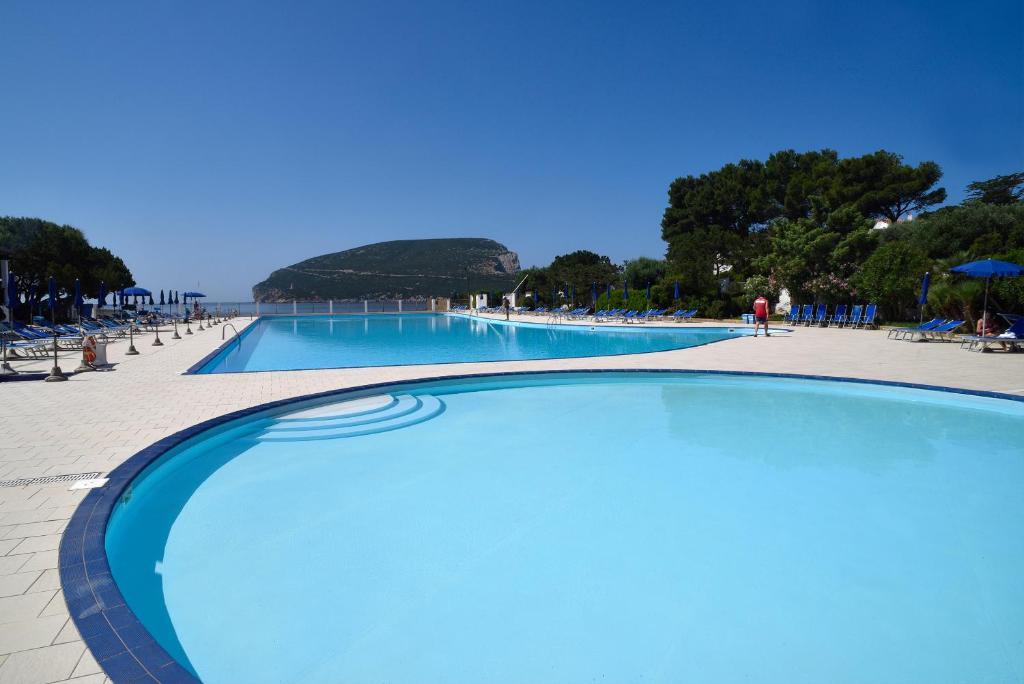 Het zwembad bij of vlak bij Villa Margherita