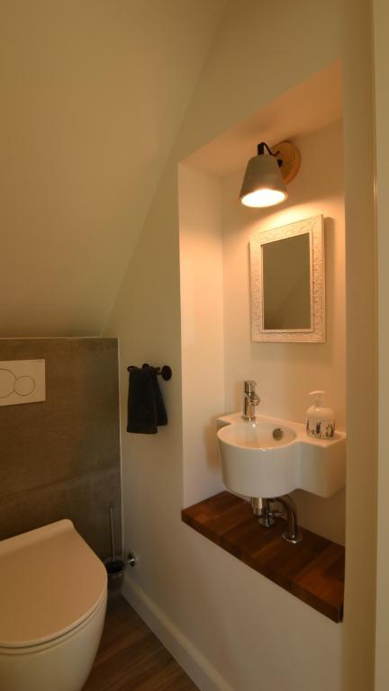 Koupelna v ubytování B&B Eikenlaan 12