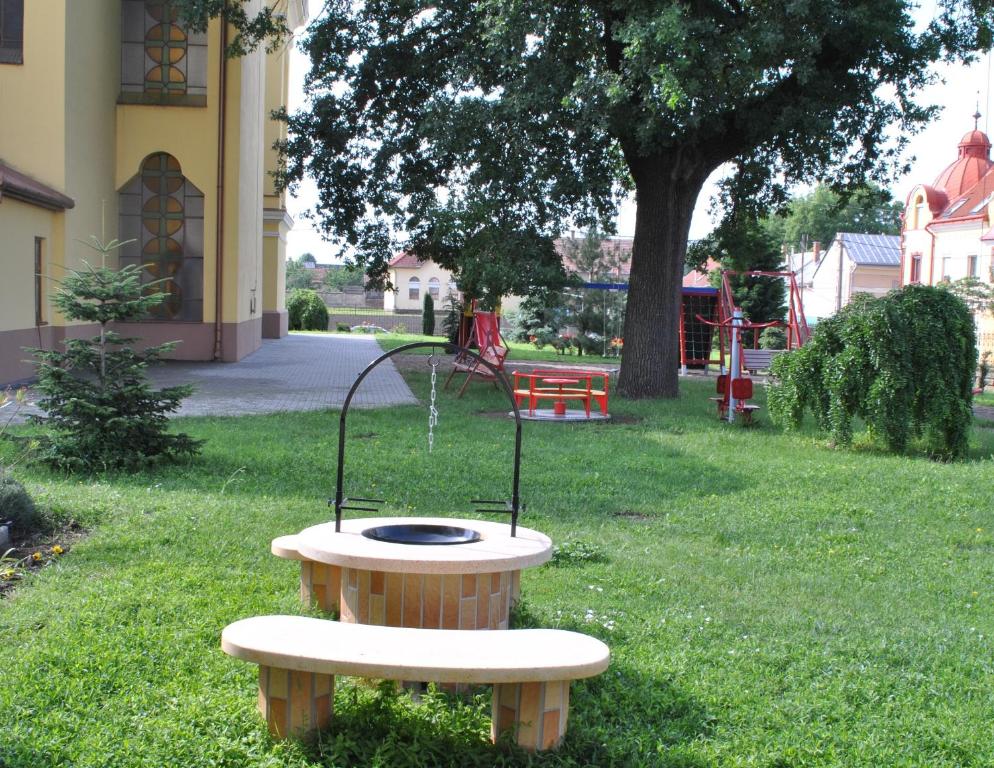 Ogród w obiekcie MAMRE Szálló