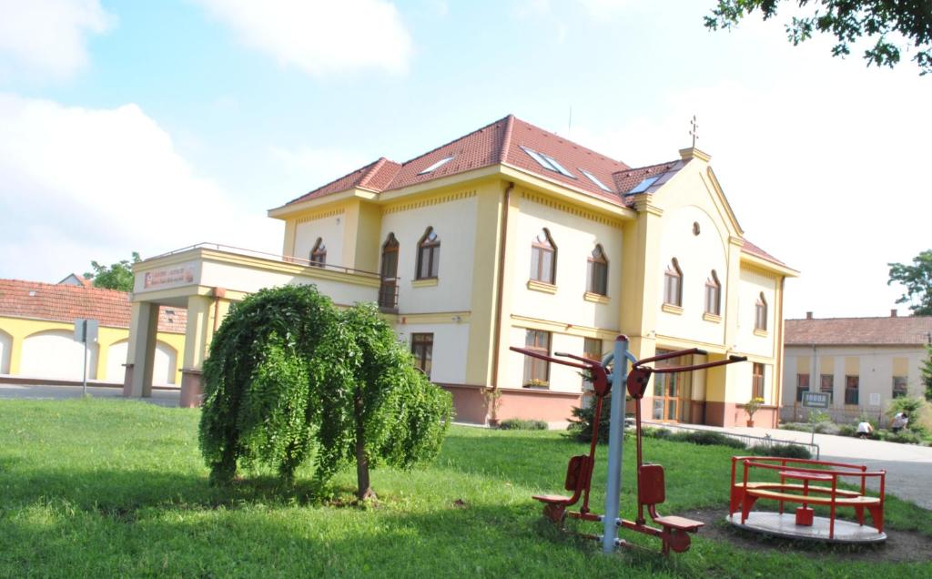 Ogród w obiekcie MAMRE Szálló