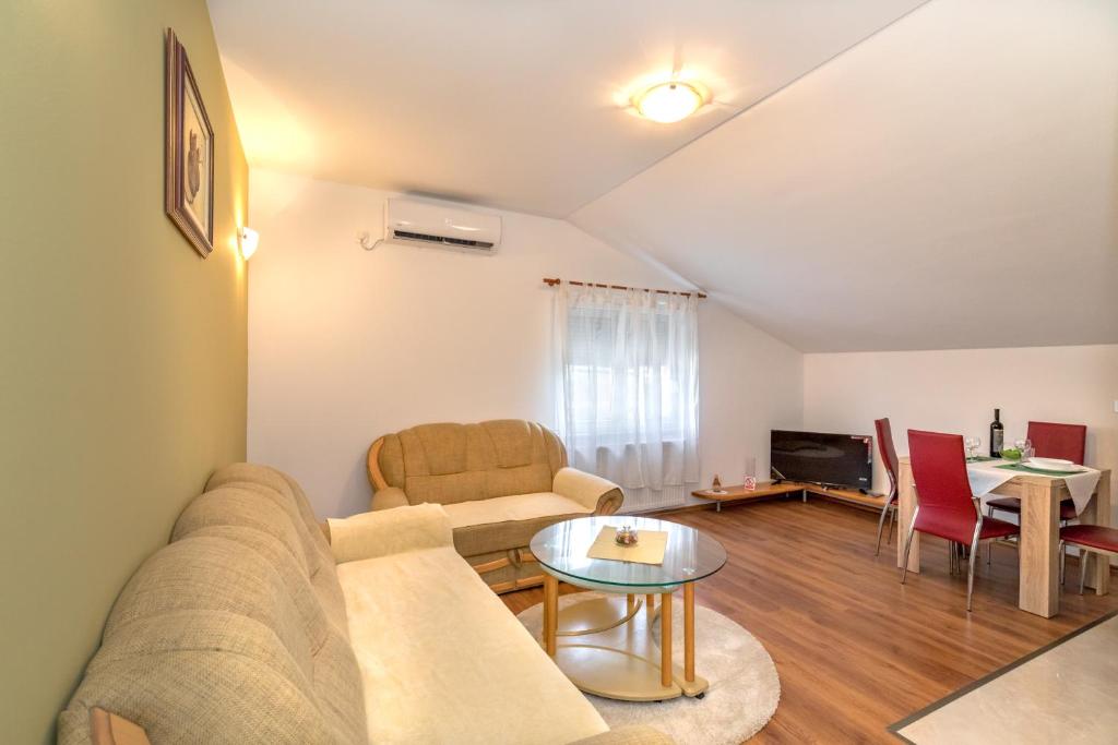 Arenta Apartments