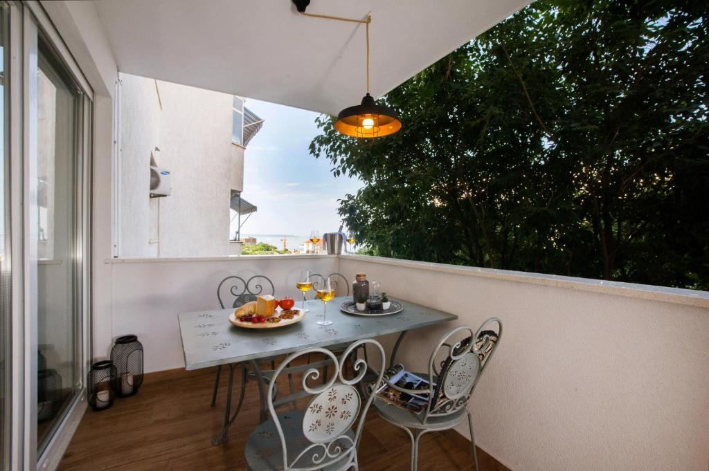 Balkón alebo terasa v ubytovaní Modern apartment near beach Split