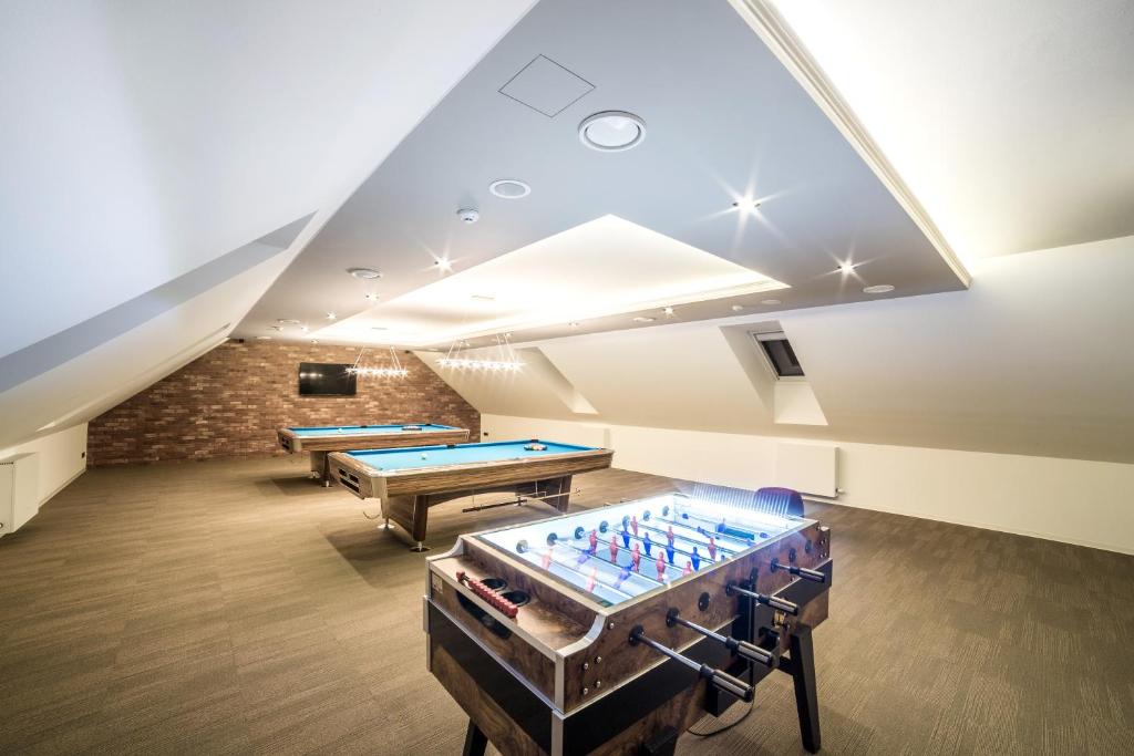 Biliár nebo kulečník v ubytování Village Resort Hanuliak Apartmany