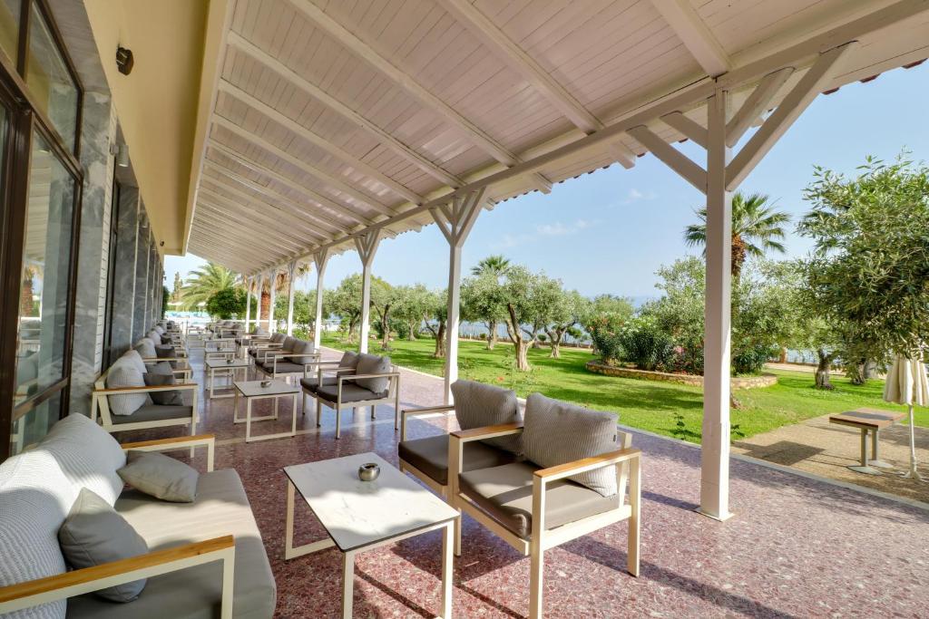 Zahrada ubytování Calamos Beach Family Club