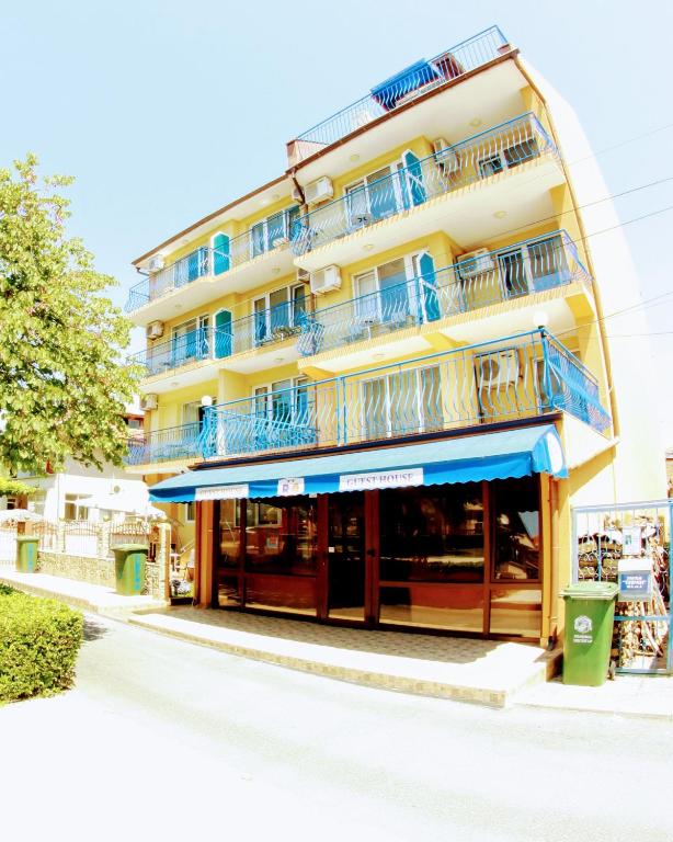 Budova, kde se hotel nachází