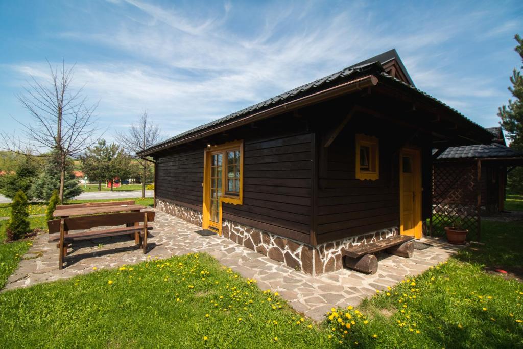 A garden outside Aquapark Tatralandia chatka 118