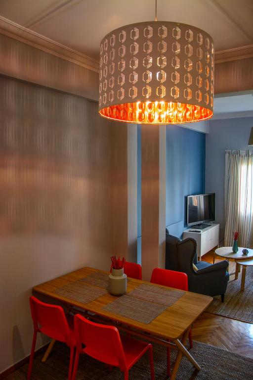 Televízia a/alebo spoločenská miestnosť v ubytovaní Fully renovated and relaxing apartment