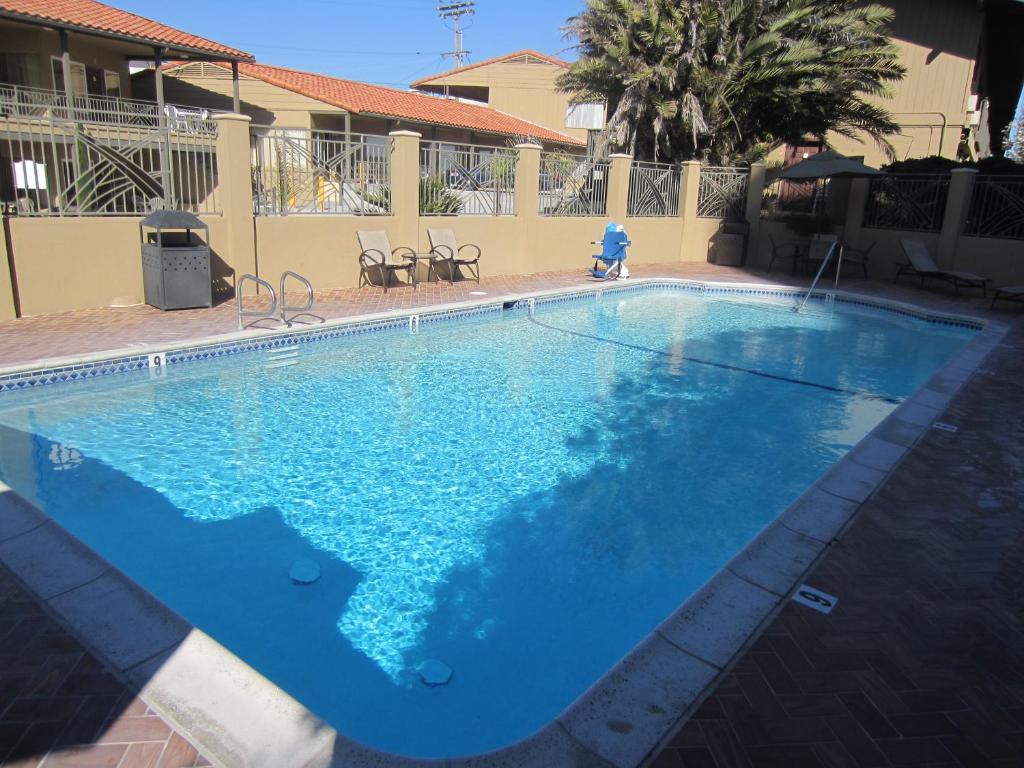 Pacific Shores Inn photo