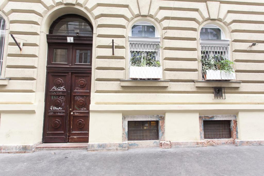 Exteriér alebo vchod do ubytovania Susan Apartment near Blaha Lujza Square