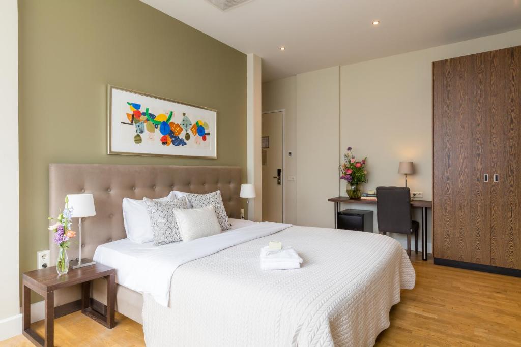 Boutique Hotel Lumiere - Resim 41