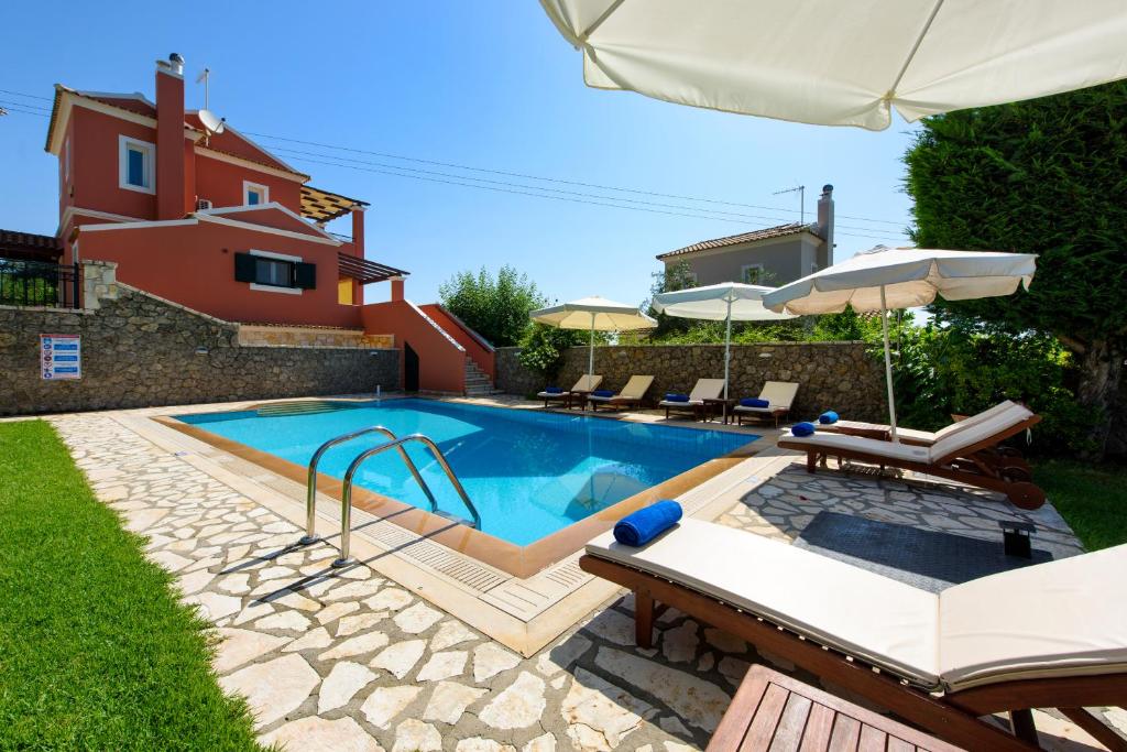 Bazén v ubytování Tesori Dassia Villas nebo v jeho okolí